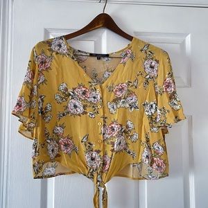 Cropped, floral, boutique tee